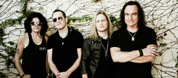 Last In Line en 2015, con Jimmy Bain