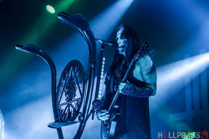 Nergal de Behemoth en un concierto en Madrid