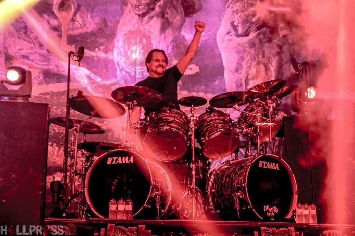 Dave Lombardo con Testament