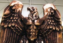 El águila de Battle Hymns de Manowar
