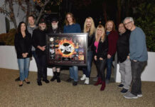La placa que reconoce los más de 50 millones de discos vendidos de JUDAS PRIEST