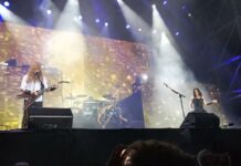 Cristina Scabbia canta con Dave Mustaine de MEGADETH "À Tout Le Monde"
