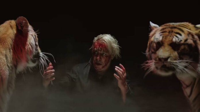 Till Lindemann en el vídeo de Zunge
