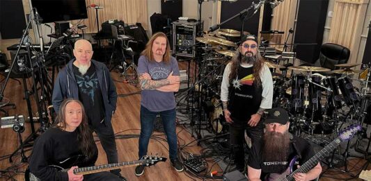 El grupo de Metal Progresivo Dream Theater con Mike Portnoy
