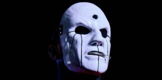 Eloy Casagrande con la máscara de Slipknot