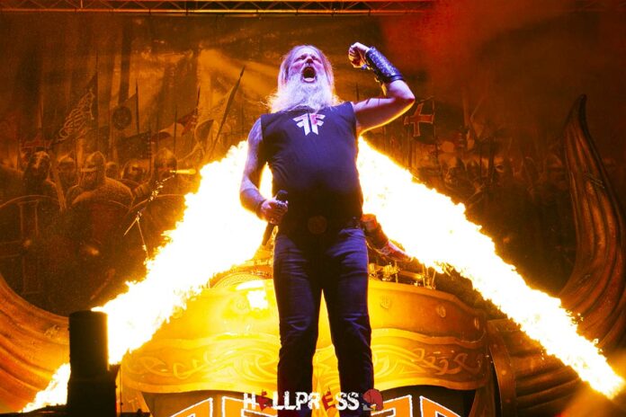 Actuación de Amon Amarth en Leyendas del Rock 2024