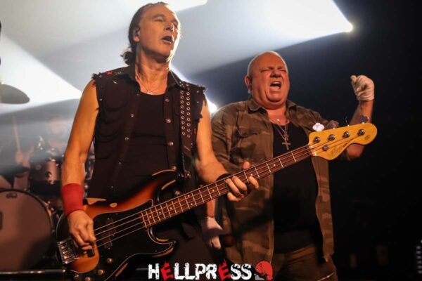 Peter Baltes y Udo Dirkschneider en directo en Barcelona