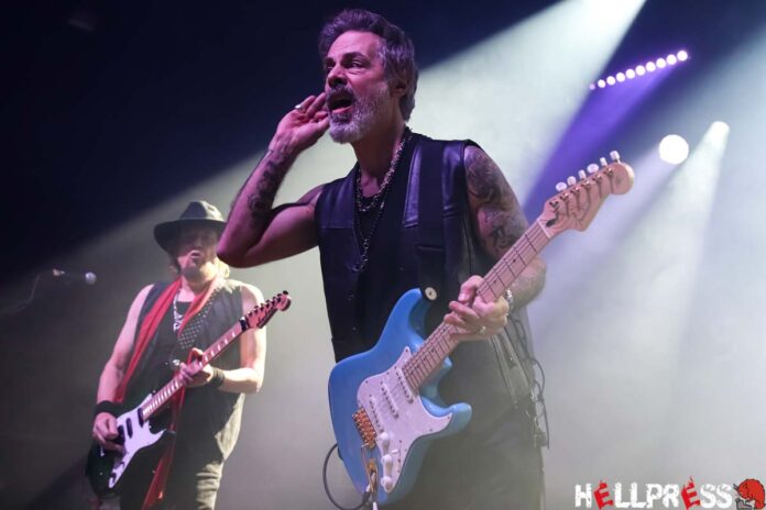 Adrian Smith y Richie Kotzen en concierto en Barcelona