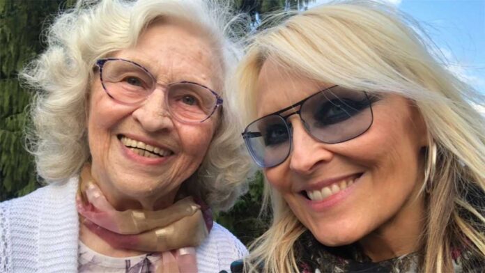 Doro Pesch con su madre