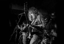 La banda de Black Metal Empty, en directo