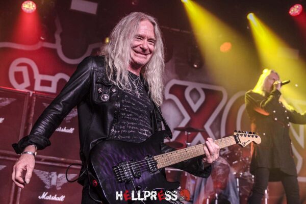 Doug Scarratt en concierto con Saxon en Madrid