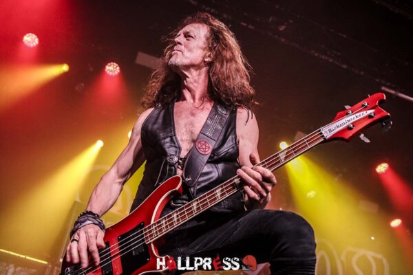Nibbs Carter en directo con Saxon en Madrid