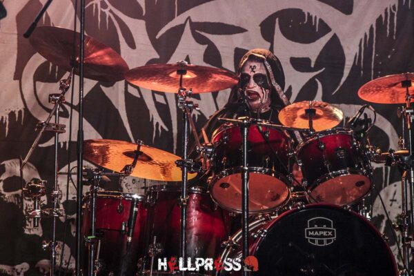 Manuel Togni de Mortuary Drape en la Feria del Disco de Metal Extremo de Madrid