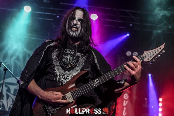 Dario Chiereghin de Mortuary Drape en la Feria del Disco de Metal Extremo de Madrid