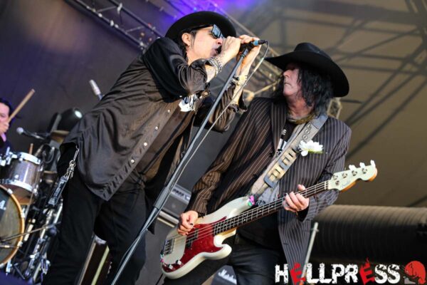 Actuación de Faster Pussycat en el festival Rock The Sun 2026 de Barcelona