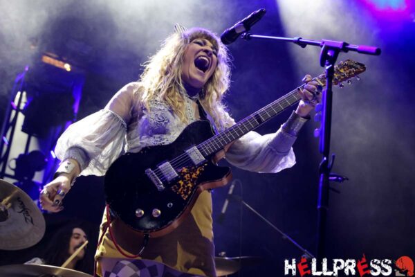 Actuación de The Damn Truth en directo en Barcelona